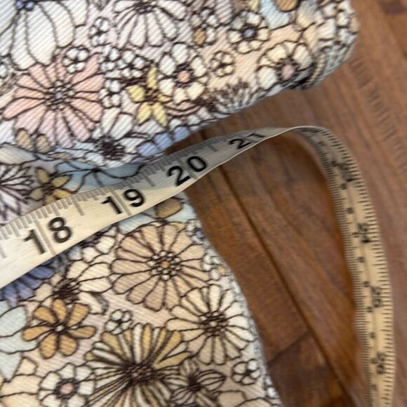 Storia floral short sleeve romper size small - Picture 12 of 15